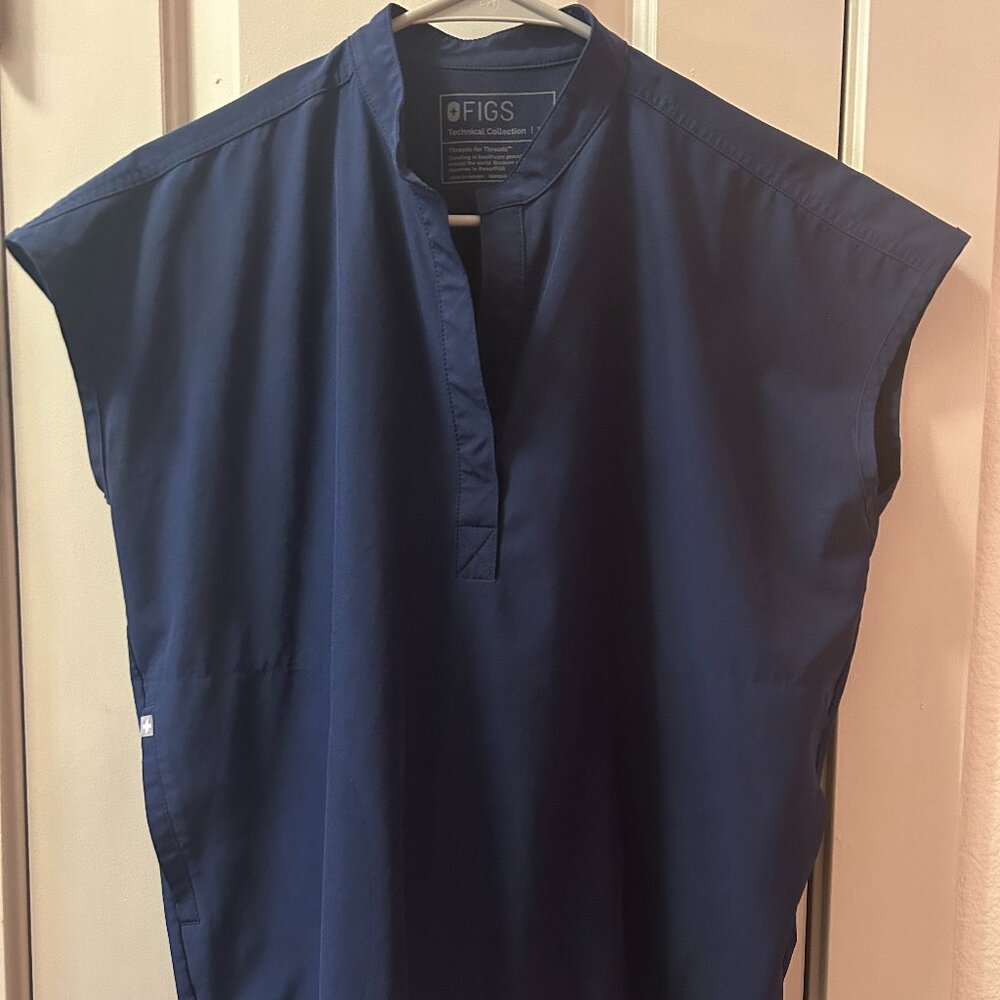 Figs Navy FREEx™ Rafaela - Oversized Scrub Top